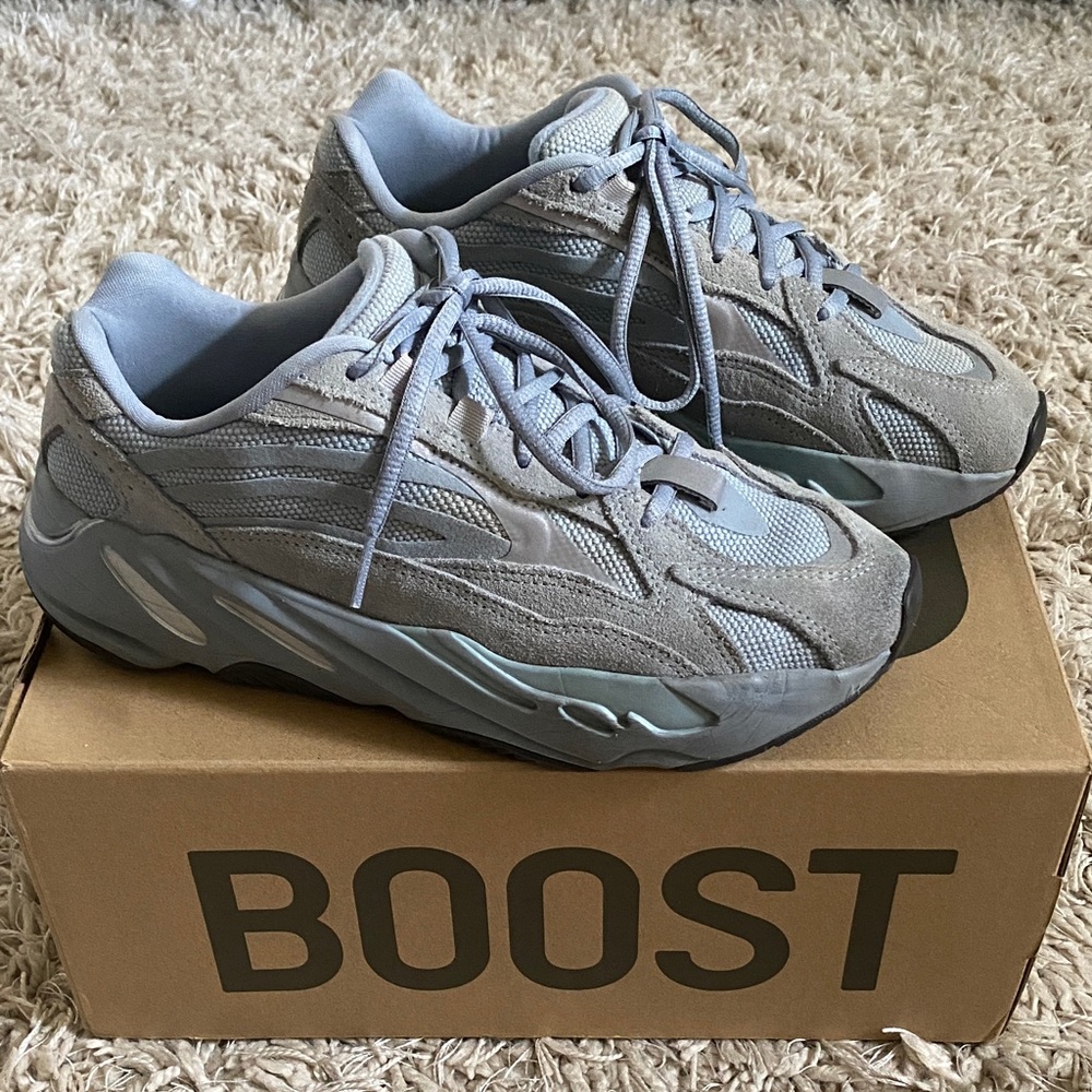 Yeezy Boost 700 Hospital Blue